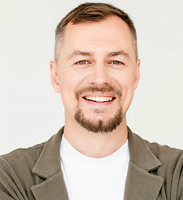 Василий Гахович — директор по работе с ключевыми заказчиками Axiom JDK